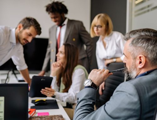 Manager une équipe en télétravail : 7 stratégies pour maintenir l&rsquo;engagement et la cohésion